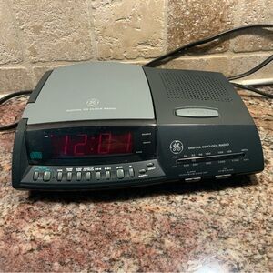 GE Digital CD Clock Radio